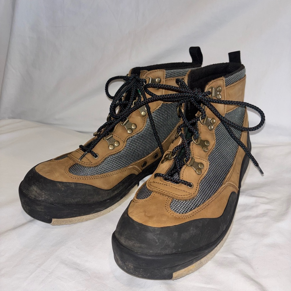 Orvis Men's 672E-60 Leather/Mesh Fly Fishing Studded Felt Sole Wading Boots